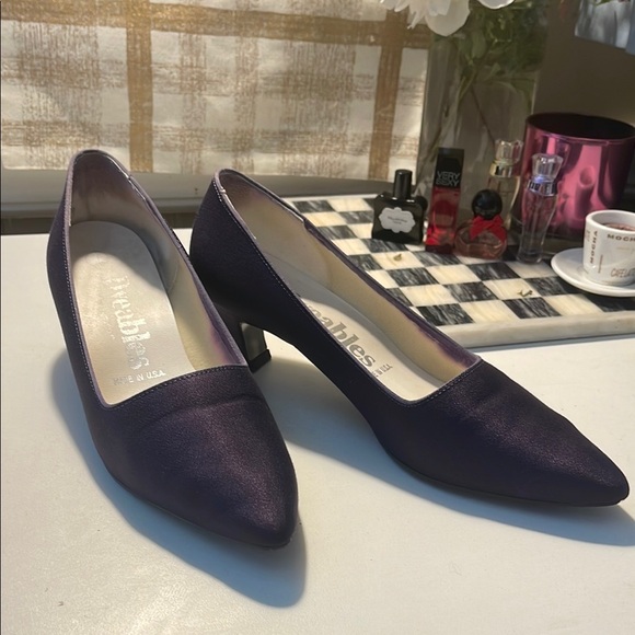 Sophisticated Purple Heels with Pointed Toe - Picture 1 of 16